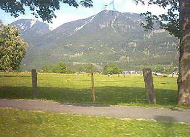 Berge, Gebirge, Gletscher und Wasserfälle