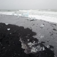 Island: Eisbergtrümmer am Strand